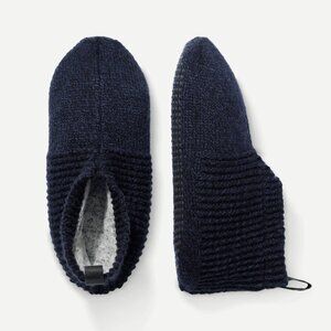 Bombas Women's Gripper Slipper with a cushy and grippy footbed to prevent slips